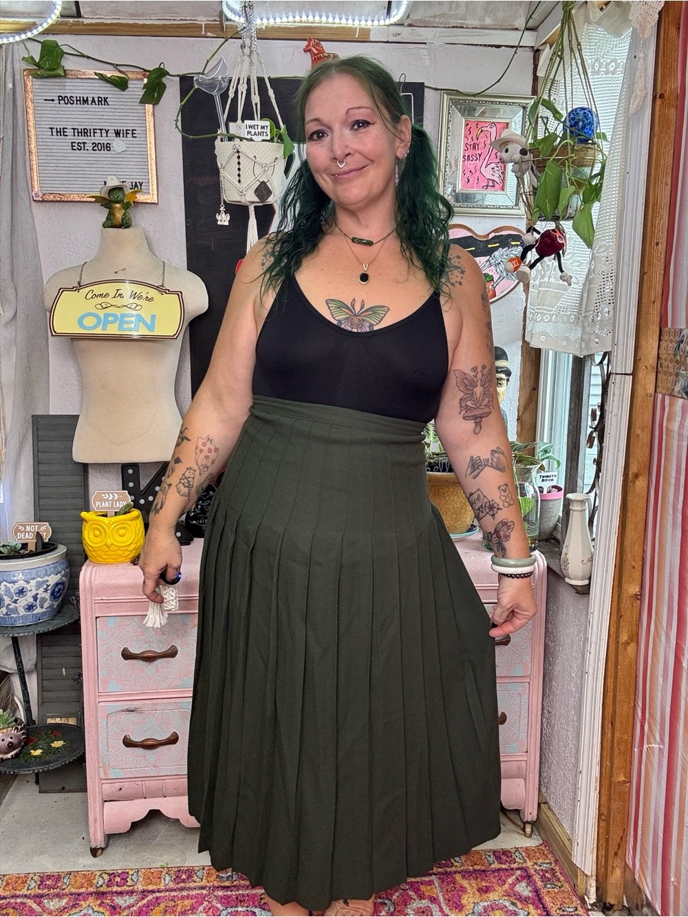 Jacqueline Ferrar Vintage Preppy Olive Green Pleated Maxi Skirt Size 4